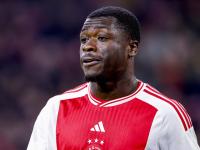 IM电竞游戏-阿贾克斯中场球员赛场表现亮眼，备受媒体赞誉