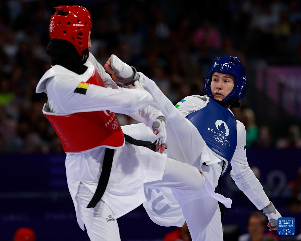 华人选手获得跆拳道比赛第二名 华人选手获得跆拳道比赛第二名