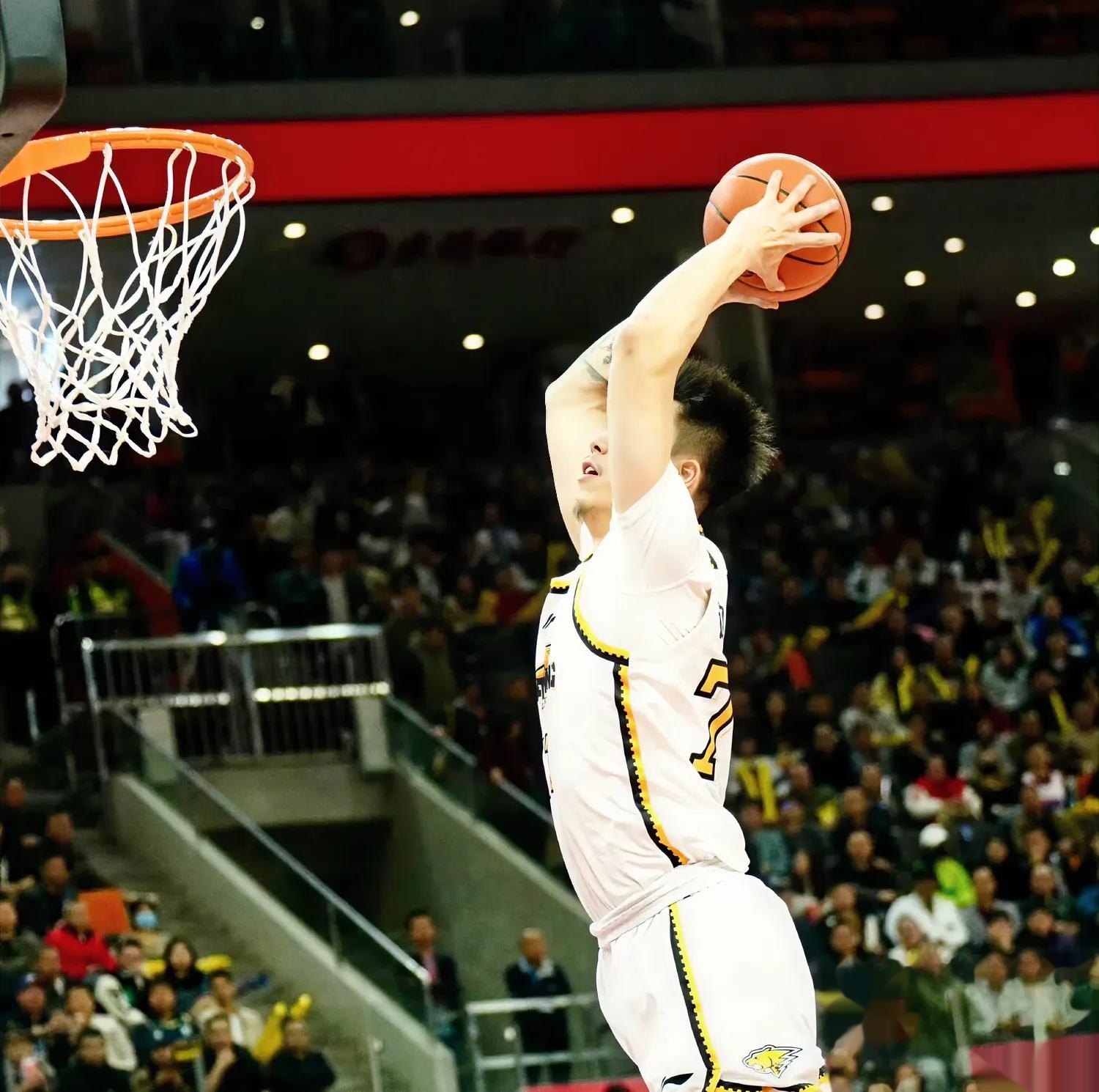 大连男篮战胜对手,取得必要胜利 大连男篮战胜对手,取得必要胜利