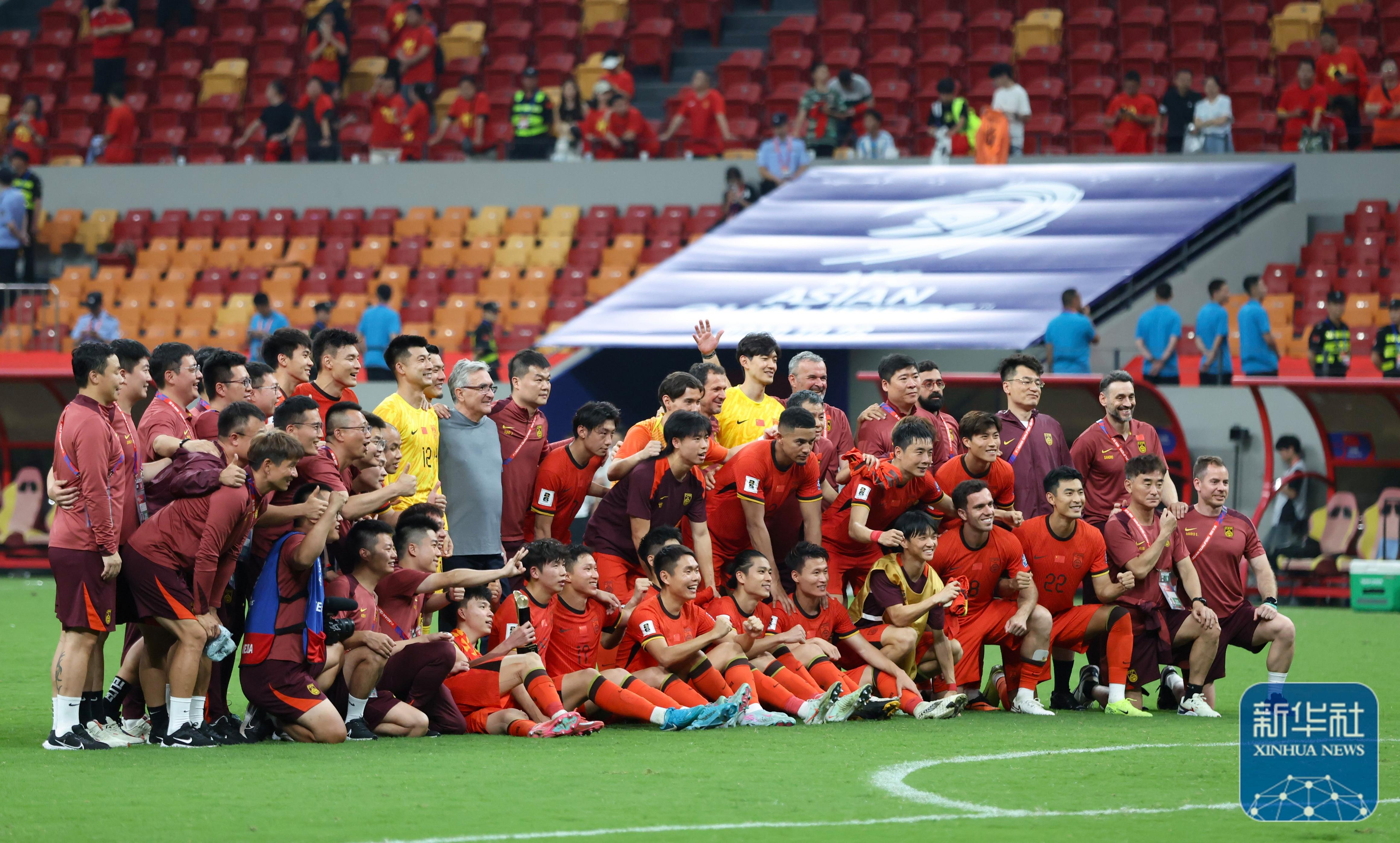 国家队备战世预赛,球员们积极备战 国家队备战世预赛,球员们积极备战