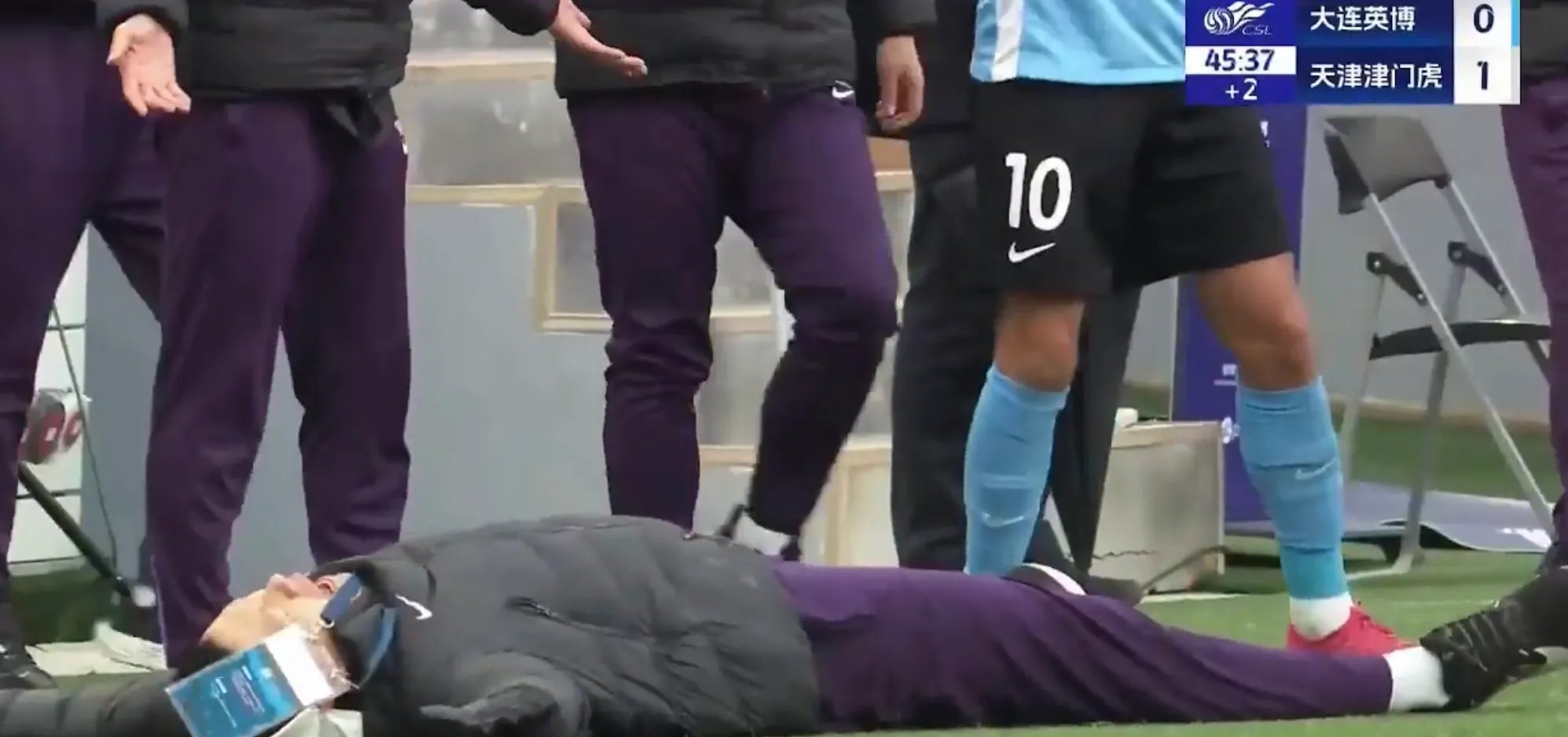 汉堡队战平对手，赛后球员情绪低落的简单介绍