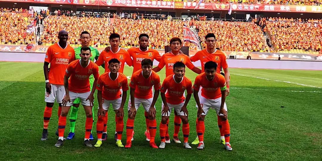 关于武汉卓尔客场战胜北京人和，扭转赛季下滑势头的信息