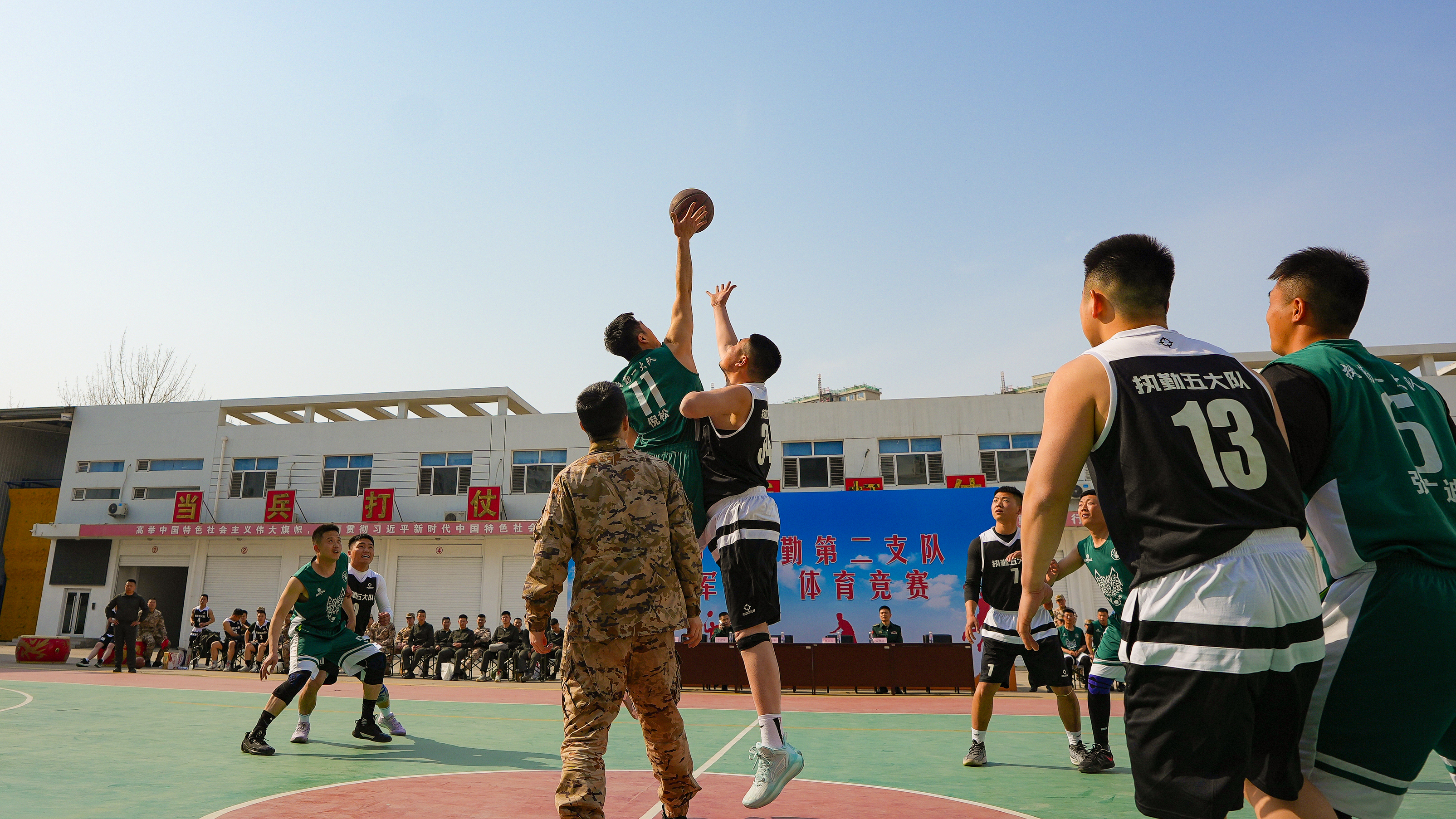 天津男篮队全员备战,雄心勃勃志在取胜的简单介绍 天津男篮队全员备战,雄心勃勃志在取胜的简单介绍