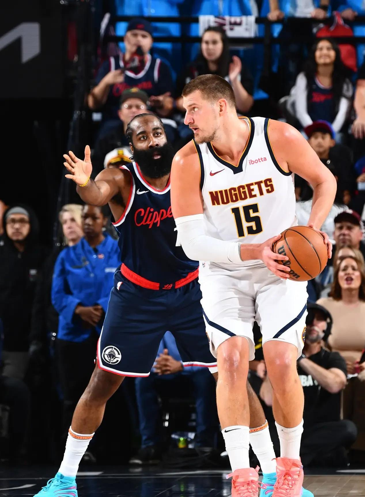 篮网B队力克日本男篮，约基奇三分雨点燃全场的简单介绍