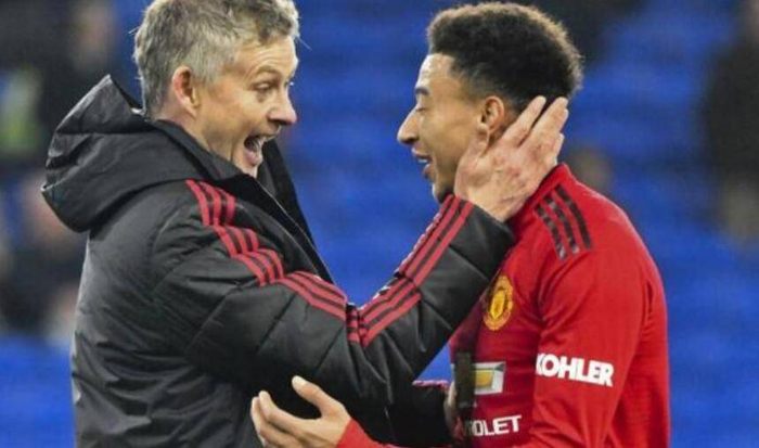 曼联横扫巴西，阿什拉夫扛起全队