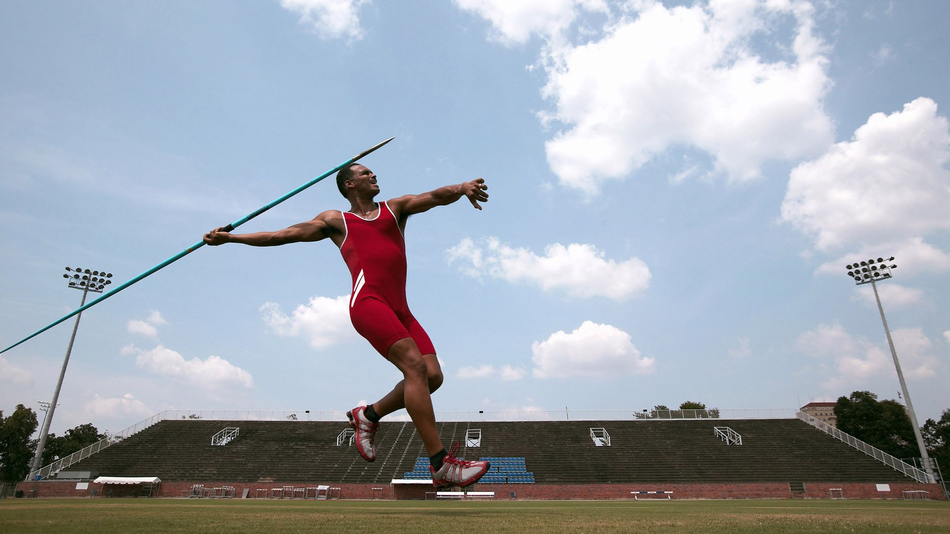 跨界竞技场，当尼克斯的淘汰赛智慧照亮英超争冠之路