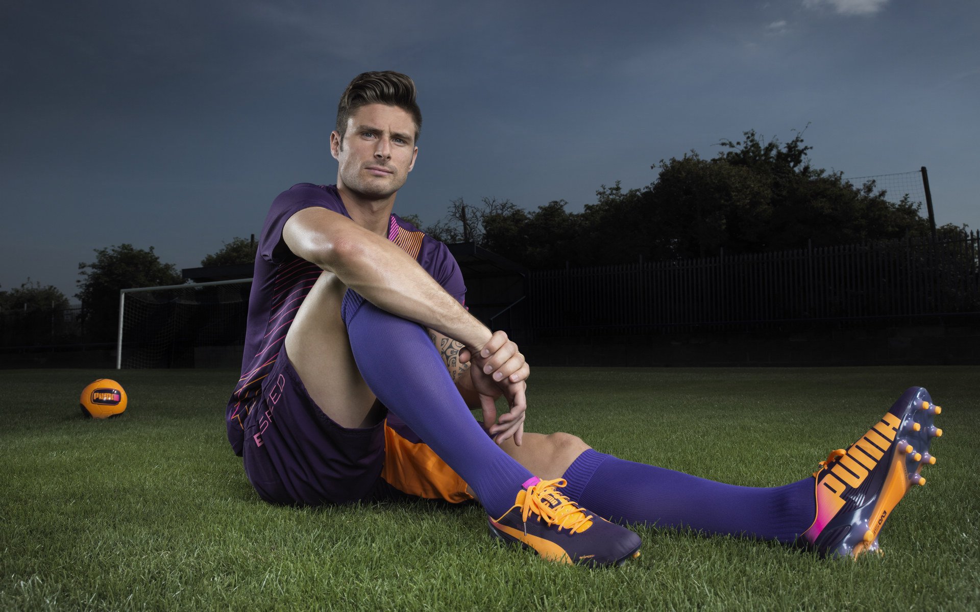 克瓦拉茨赫利亚闪耀罗马城，全场最佳无争议，曼联防线在他面前黯然失色